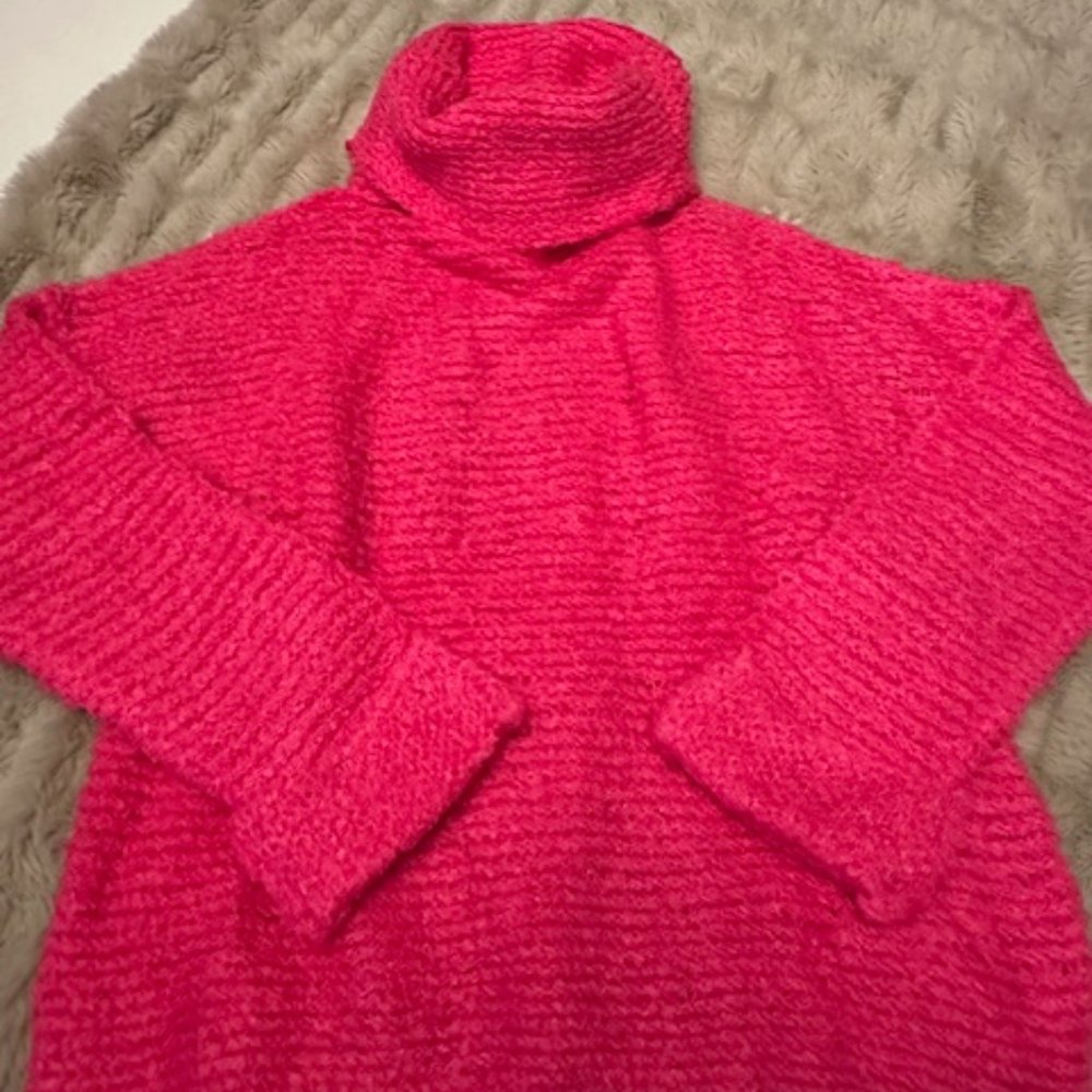 The Bluivy - Knit sweater Size S/M hot pink